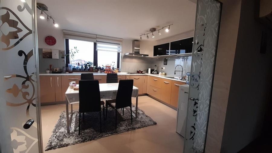 Apartament cu 5 camere decomandat, mobilat în Central