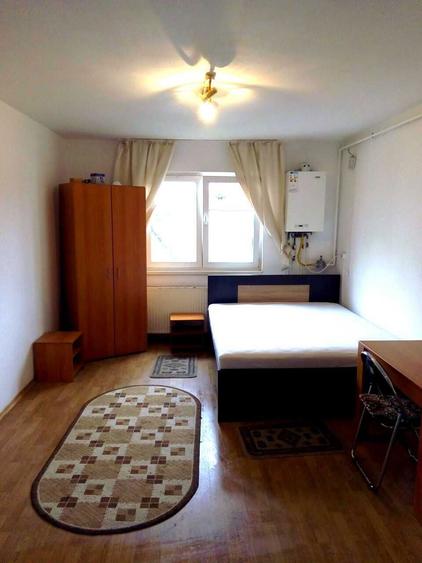 Garsoniera, central, langa Universitate, etaj intermediar - 2