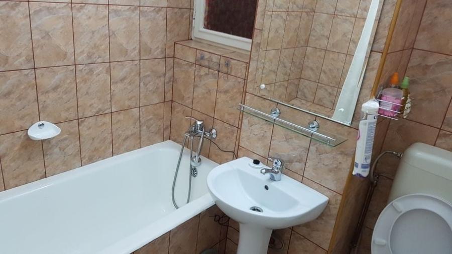Apartament cu 2 camere decomandat în Eroii Revoluției