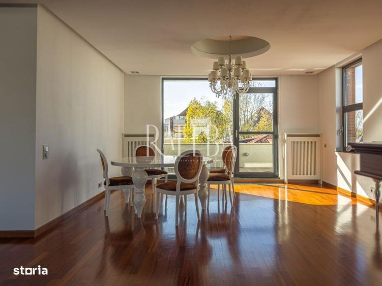 Apartament cu 4 camere, mobilat în Capitale