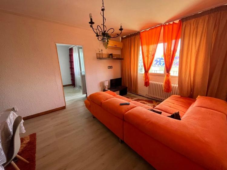 Apartament cu 2 camere nedecomandat, mobilat în Podu Roș