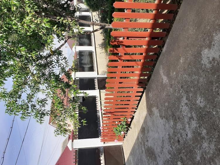 Casă cu 8 camere cu Teren 750 Mp în Tache
