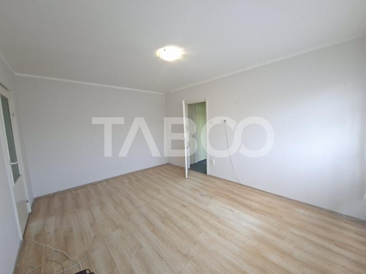 Apartament cu 2 camere semidecomandat, mobilat în Mihai Viteazul