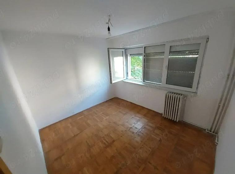 Apartament cu 3 camere semidecomandat în Govândari