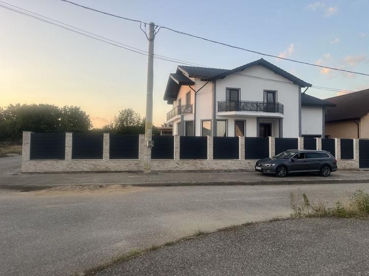 Casă cu 4 camere în Central