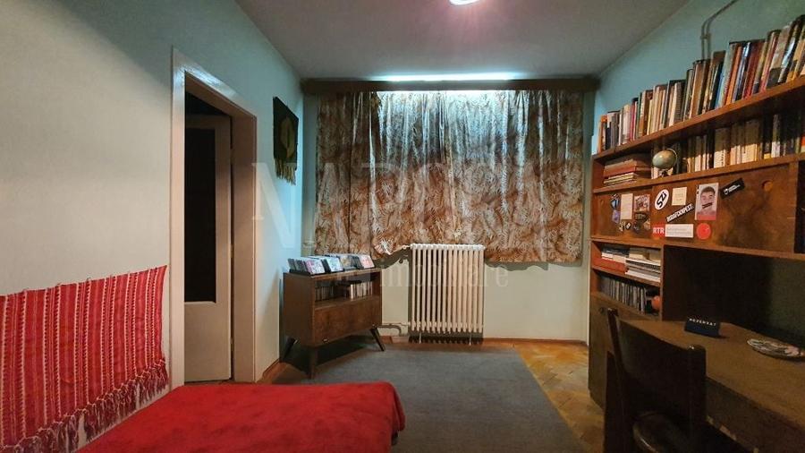Casă individuală cu 6 camere cu Canalizare în Episcopia Bihorului