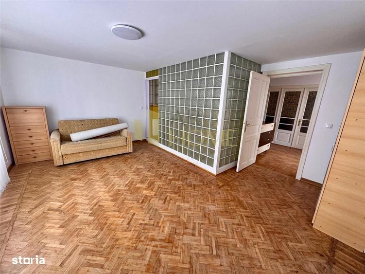 Casă cu 3 camere cu Teren 300 Mp în Central