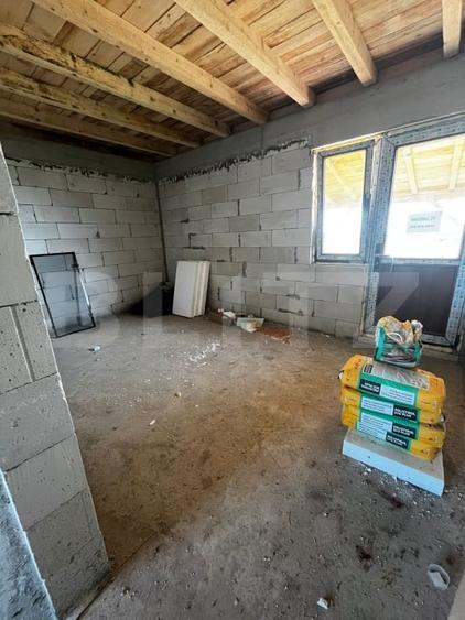 Casă individuală cu 2 camere cu Teren 500 Mp în Vest