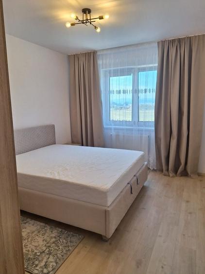 Apartament cu 2 camere decomandat în Tractorul