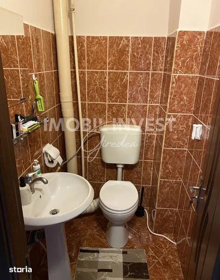 Apartament cu 3 camere în Cetate