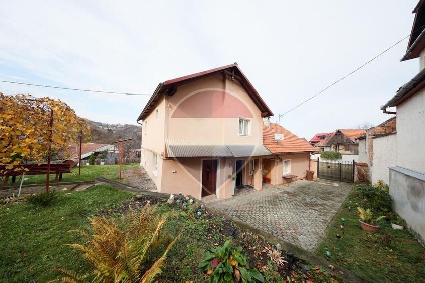 Apartament cu 2 camere decomandat, mobilat în Centrul Istoric