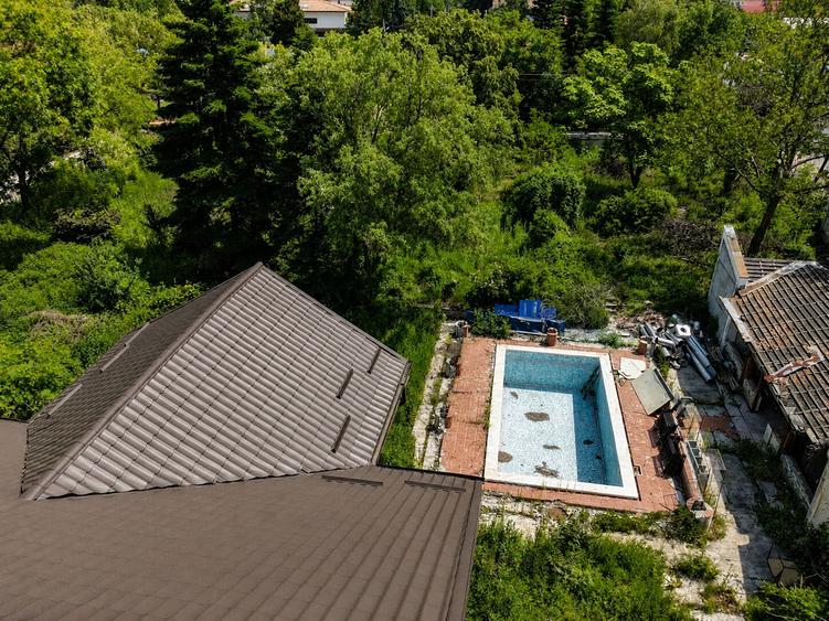 Casă individuală cu 9 camere cu Piscina în Ghermănești