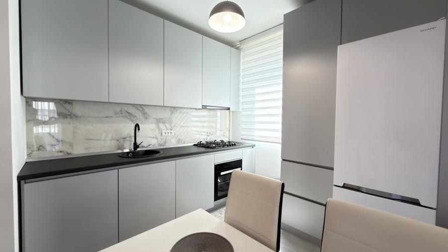 Apartament cu 3 camere decomandat, mobilat în Dumbrăvița