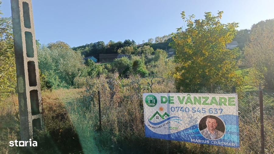 Teren de 3400 mp, în Horodnic