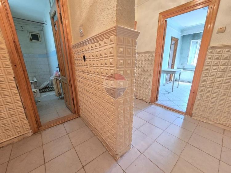 Apartament cu 2 camere decomandat în Central
