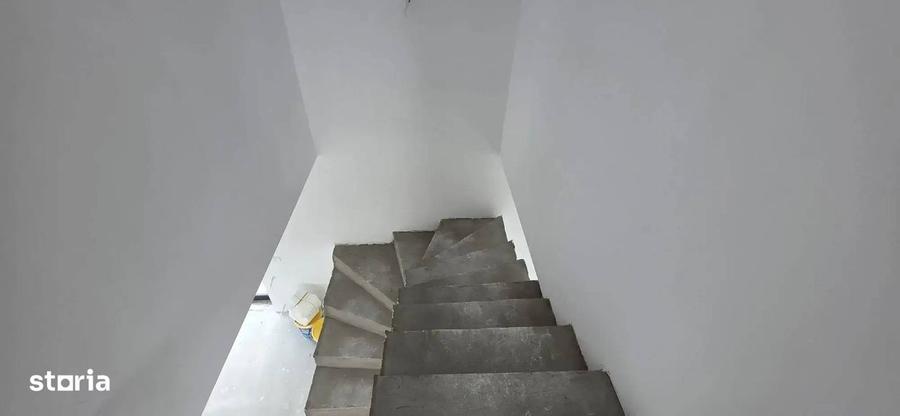 Casă cu 4 camere în Odăile