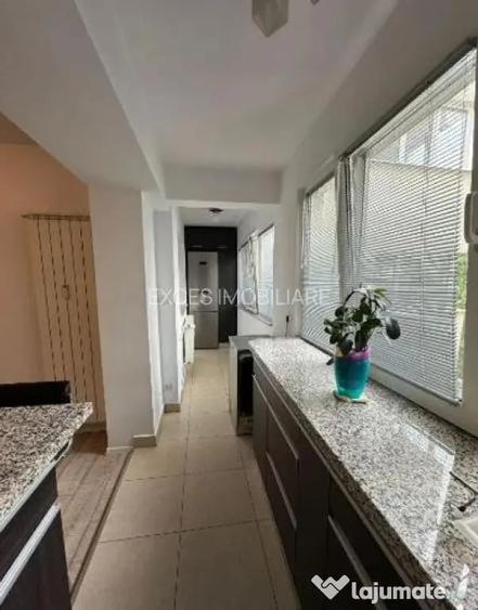 Apartament cu 3 camere semidecomandat în Alunișu