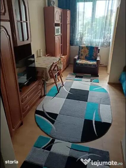 Garsonieră decomandată în Central