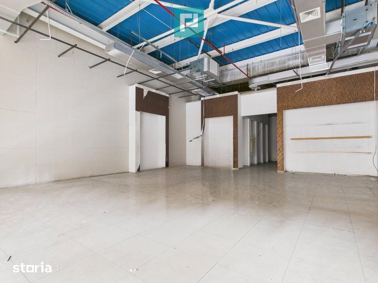 Spațiu comercial, de 250 mp, în Șega
