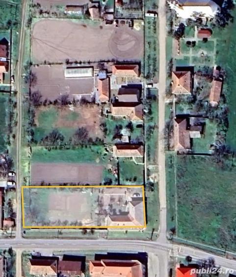 Casă cu Teren 2250 Mp în Seceani