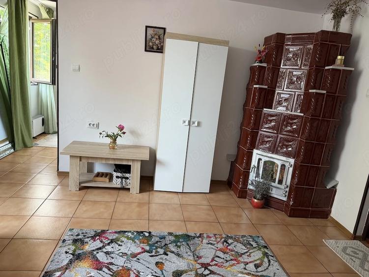 Casă cu 3 camere cu Teren 2200 Mp în Central