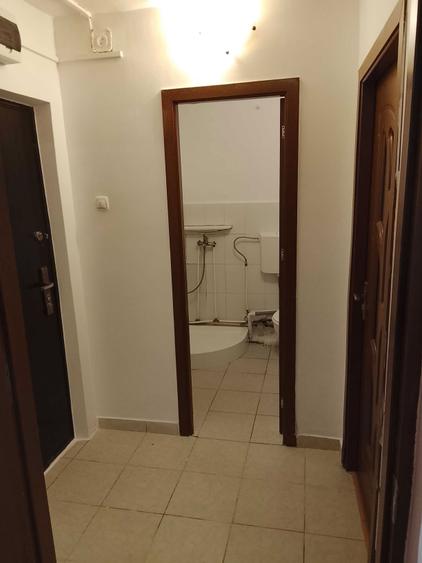 PF vand 2 camere camin unite cu hol,baie si bucatarie 32 mp - 1