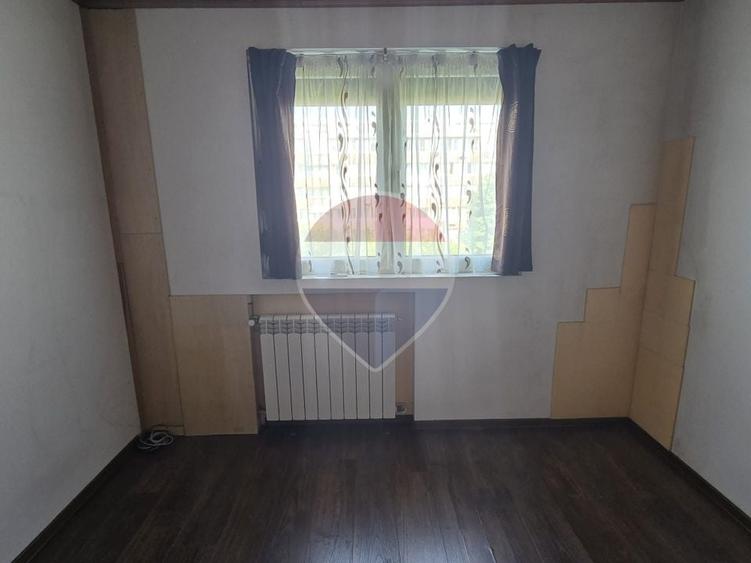 Apartament cu 2 camere semidecomandat, mobilat în Progresul