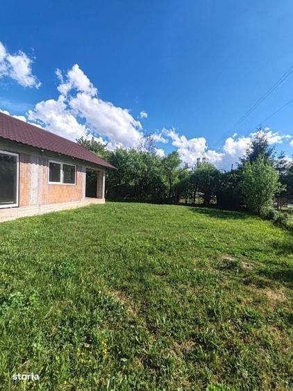 Casă cu 3 camere în Colțirea