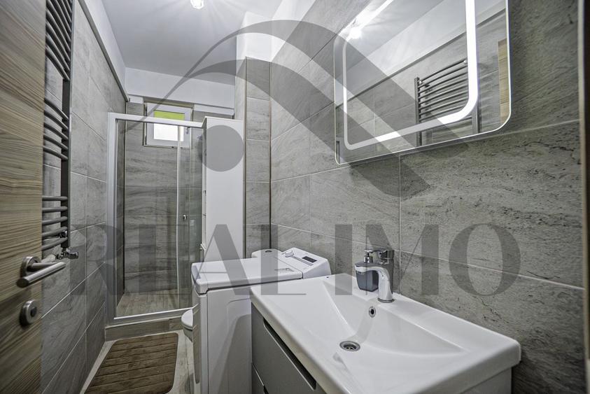 Apartament cu 3 camere decomandat în Sud