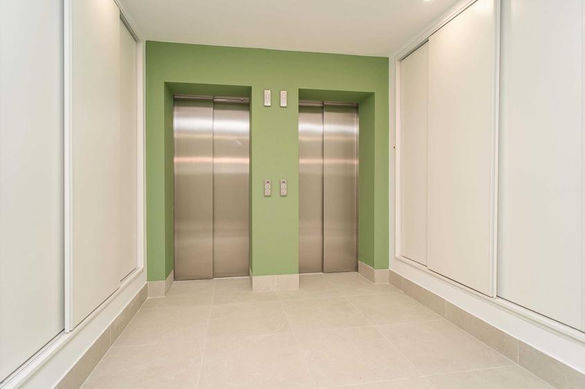 Apartament cu 2 camere semidecomandat în Exterior Vest