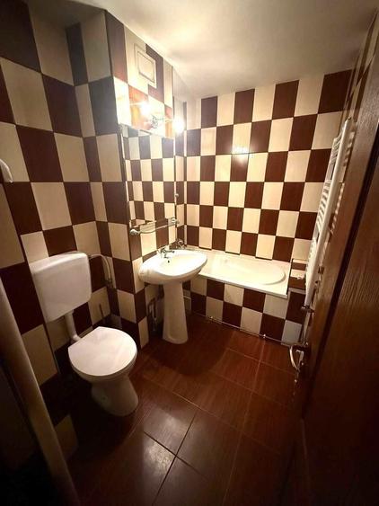 Apartament cu 2 camere semidecomandat, mobilat în Complex Studențesc