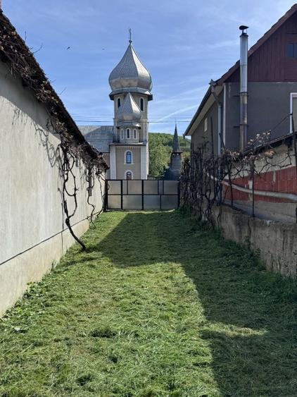 Casă individuală cu 5 camere cu Teren 3223 Mp în Josani (Măgești)