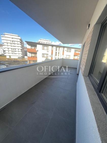 Apartament cu 3 camere semidecomandat, mobilat în Florești