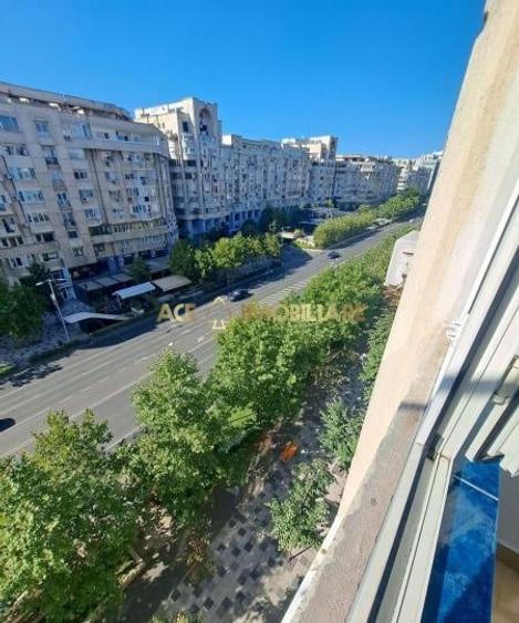 Apartament cu 3 camere decomandat, mobilat în Decebal