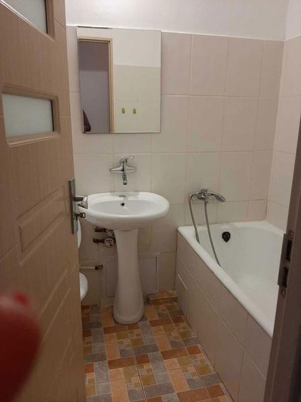 Inchiriez garsoniera zona B-dul Republicii - proprietar - 4