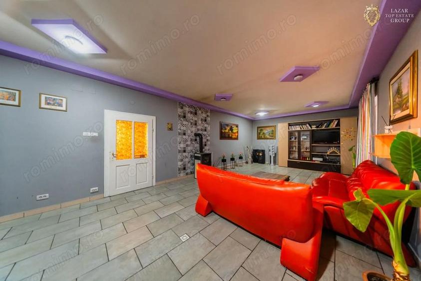 Casa de vanzare 7 camere Santana - 3