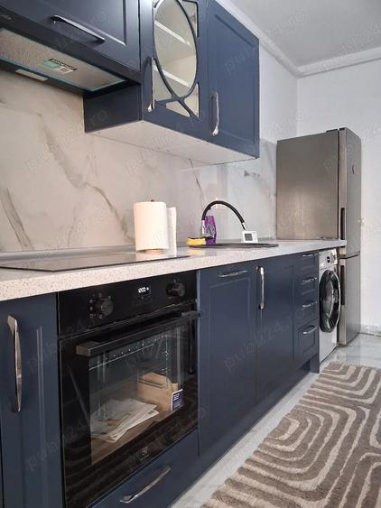 Proprietar inchiriez garsoniera si loc de parcare - 1