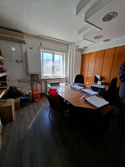 De vanzare 4 camere, ideal birouri - 1