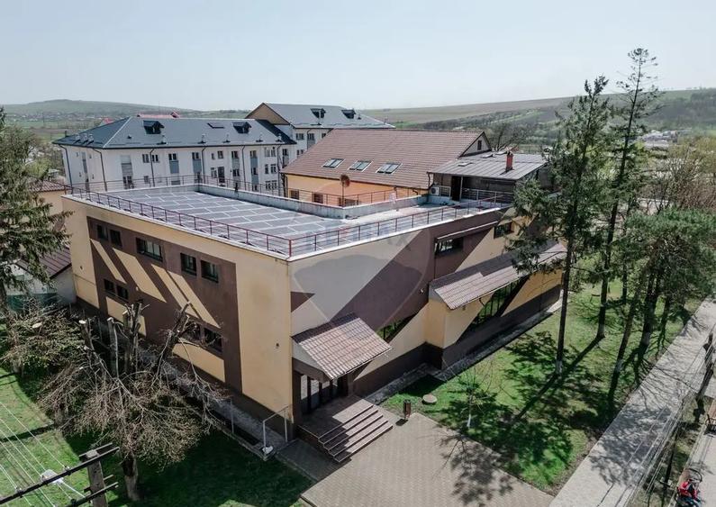 Spa?iu comercial de 1,460mp in zona Central - 18