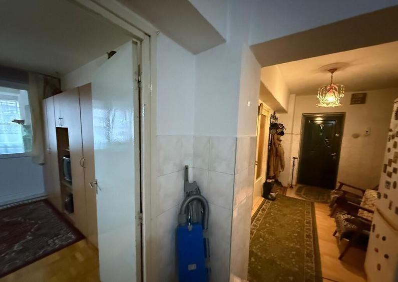 Apartament 3 camere,decomandat,etaj 1, Zona Balcescu - 8