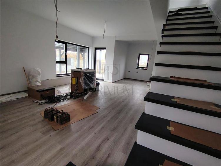 Duplex modern - despartit prin baie - 2 fronturi stradale - pompa caldura - 5