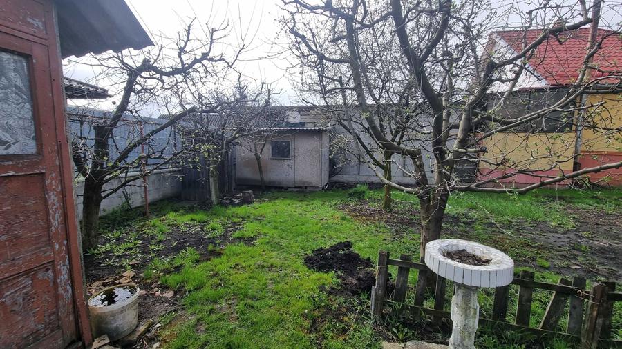 Vand teren intravilan imprejmuit, cu toate utilitatile, asfalt - 8