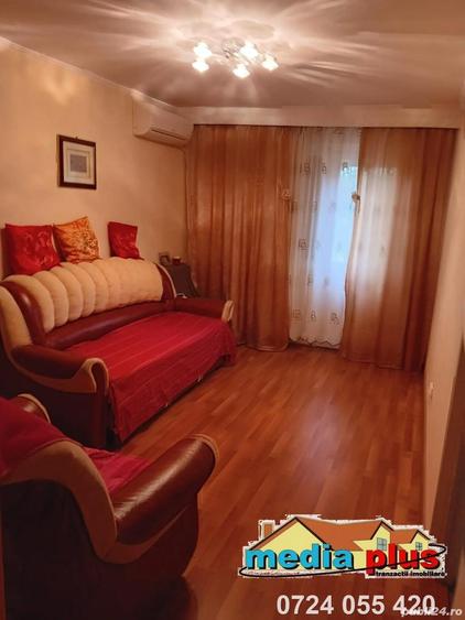 de vanzare apartament cu 3 camere Micro 38 - 2