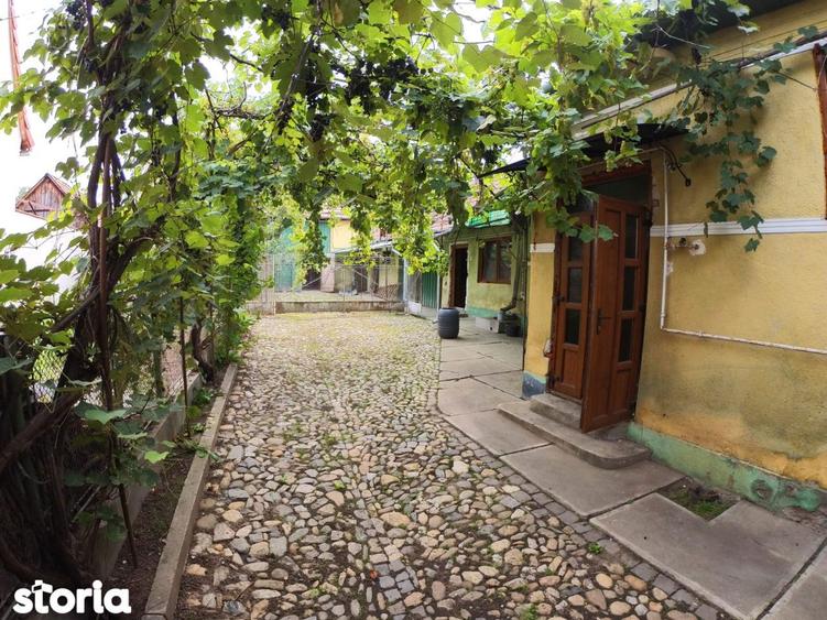 Casa cu teren generos de vanzare in orasul Miercurea Sibiului - 1