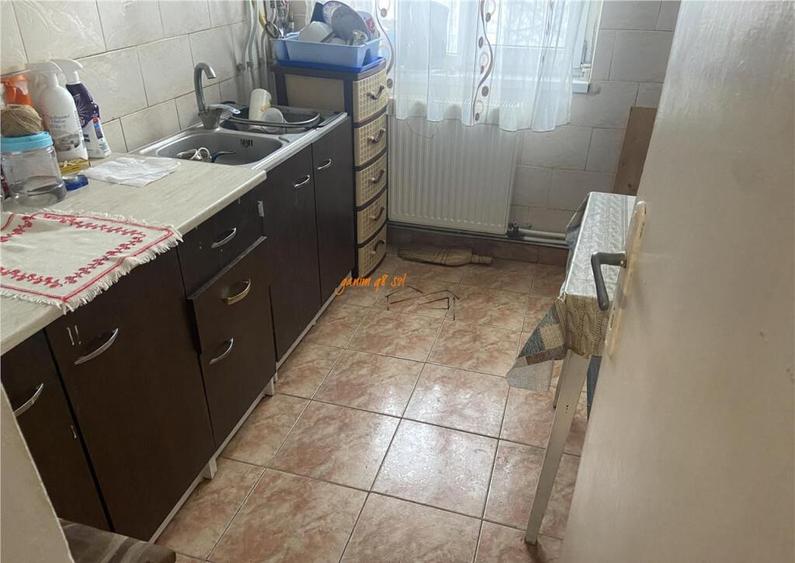 Apartament 3 camere , zona Cartier Gara , et 3/4 , 60 mp , c - 9