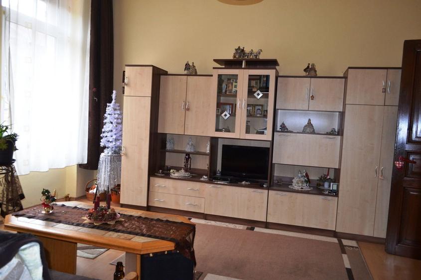 Cladire istorica intre P-ta Balcescu si P-ta Maria - 12