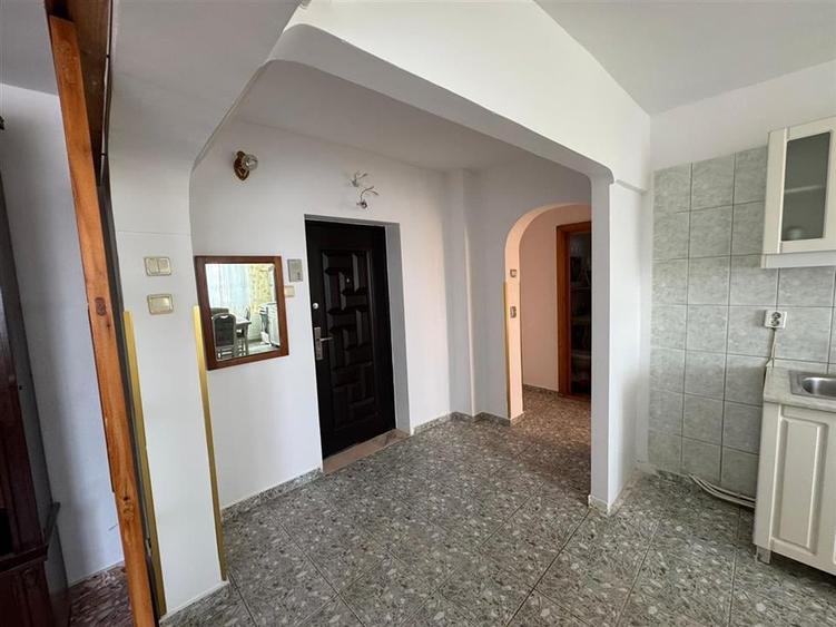 Apartament 2 camere 55mp, etaj 8 cu acoperis, mobilat, liber - 11
