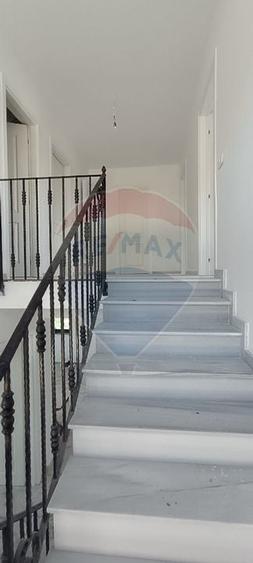 Casa / Vila cu 5 camere de vanzare - 11