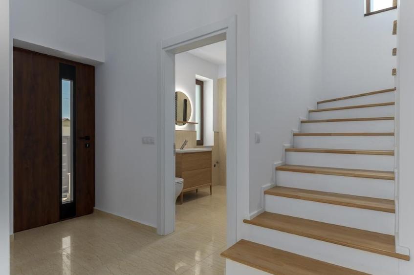 Vila elegantă P+1, 700mp curte COMISION 0 - 3