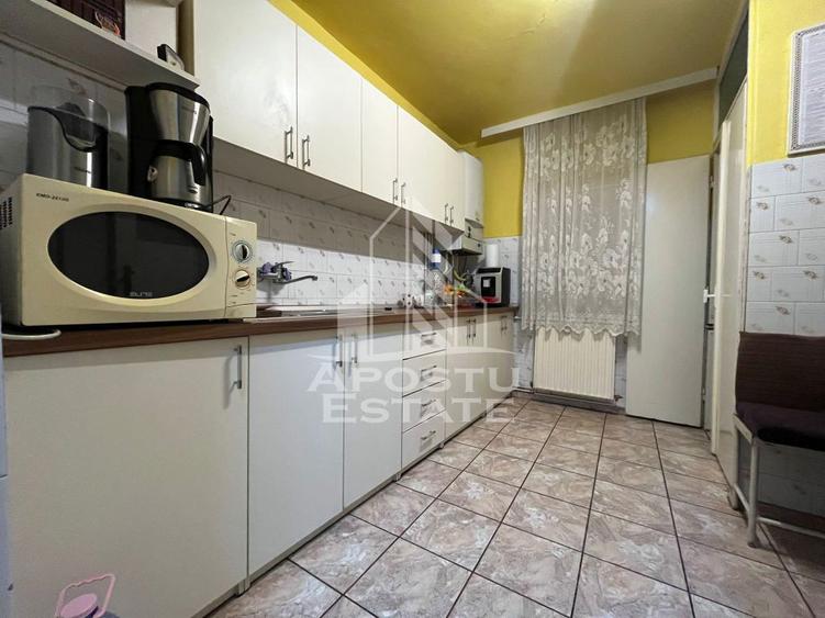 Apartament cu 3 camere, decomandat ,centrala proprie, zon... - 4